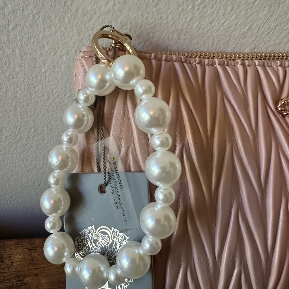 Vince Camuto Blush Pink Quilted Bag Gold Bow Pearl-like Zipper Pull NWT - Picture 5 of 5